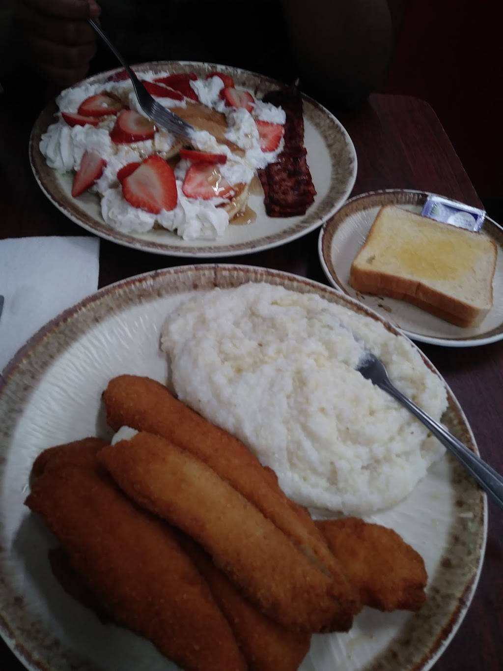 E-Z Brunch | restaurant | 1540 Pratt St, Philadelphia, PA 19124, USA | 2155332151 OR +1 215-533-2151