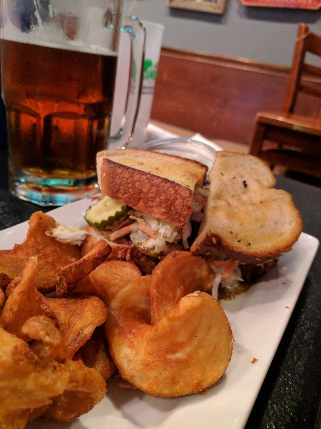 Charlie & Jakes Brewery Grille | restaurant | 6300 N Wickham Rd #137, Melbourne, FL 32940, USA | 3217527675 OR +1 321-752-7675