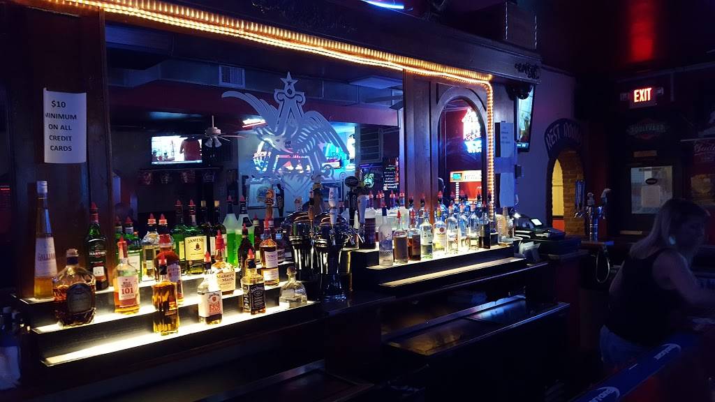 Carsons Sports Bar & Restaurant | restaurant | 1712 S 9th St, St. Louis, MO 63104, USA | 3144362707 OR +1 314-436-2707