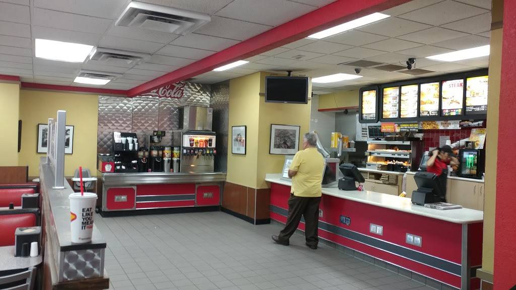 Hardees | restaurant | 402 S Tamiami Trail, Ruskin, FL 33570, USA | 8136457940 OR +1 813-645-7940