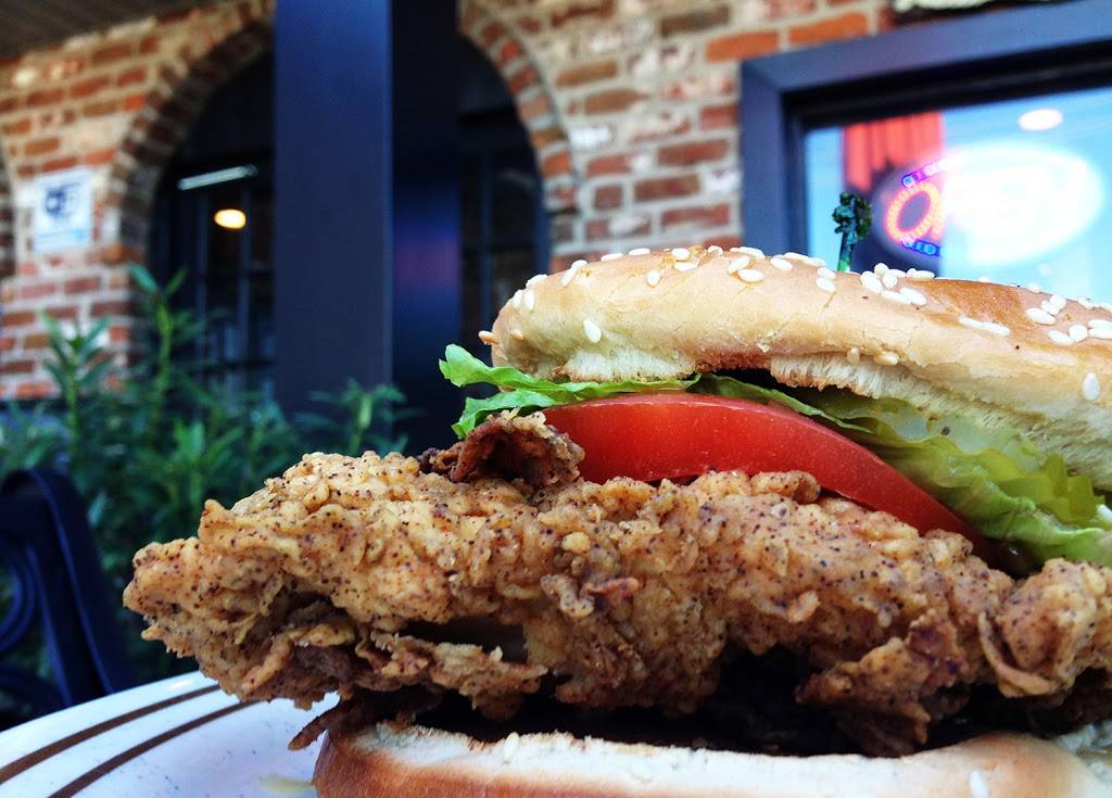 The Harbor Bar & Grill | restaurant | 3024 17th St, Metairie, LA 70002, USA | 5048324117 OR +1 504-832-4117