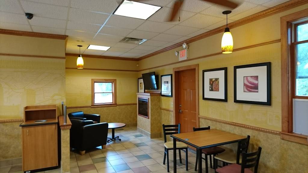 Subway | restaurant | 49 Main St, Dennis Port, MA 02639, USA | 5083941131 OR +1 508-394-1131