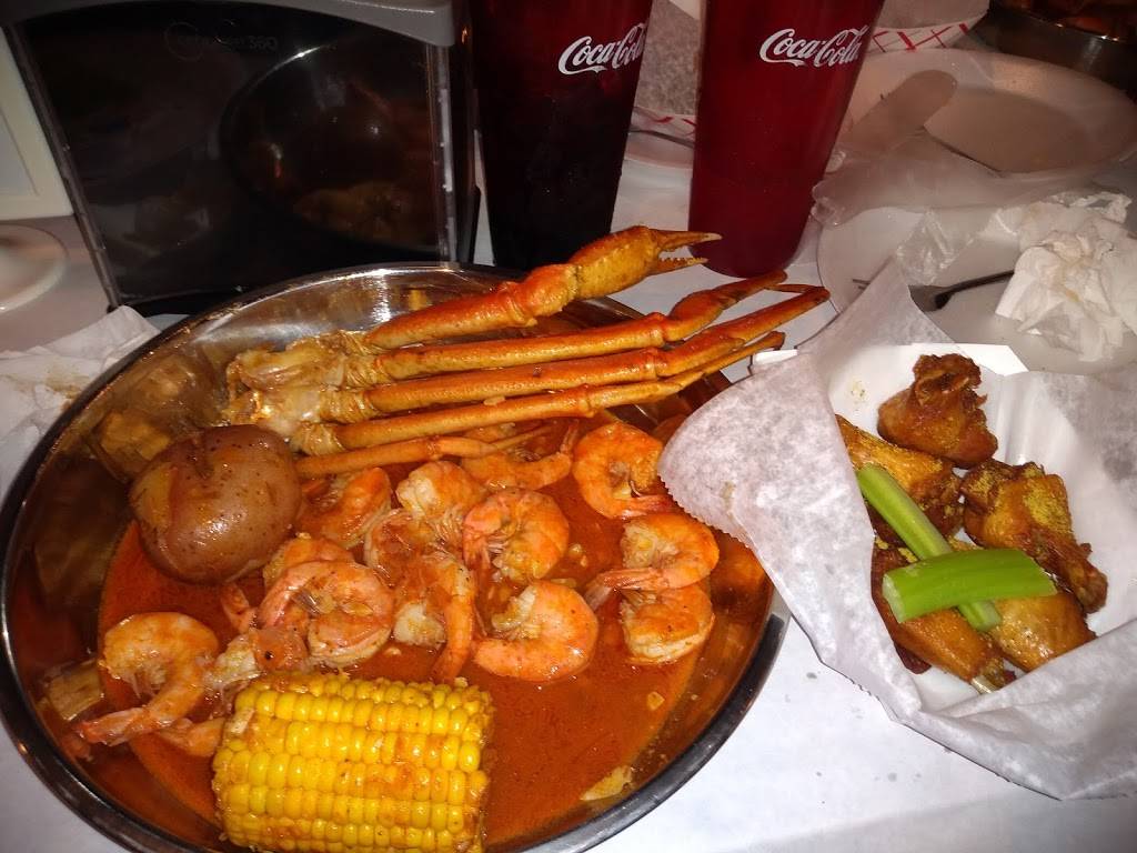 The Seafood King Bessemer | restaurant | 5060 Academy Ln, Bessemer, AL 35022, USA | 2054343766 OR +1 205-434-3766