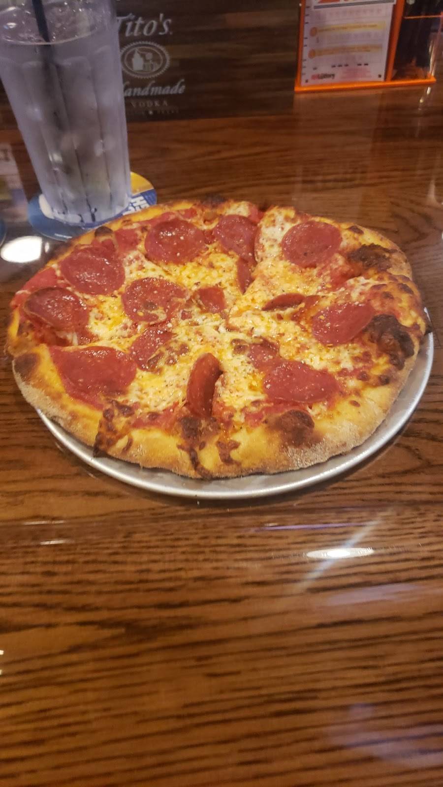 Shoppers Pub + Eatery | restaurant | 18 Lake Ave, Manchester, NH 03101, USA | 6032325252 OR +1 603-232-5252