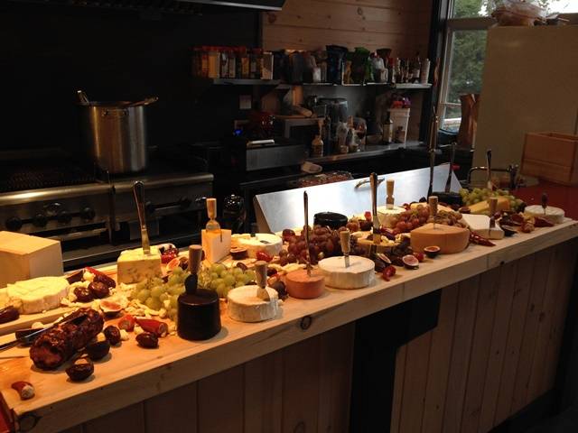 Restaurant LHuile dOlive | restaurant | 353 Montée du Lac des 31 Miles, Bouchette, QC J0X 1E0, Canada | 8194652625 OR +1 819-465-2625