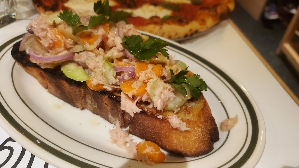 Jon & Vinnys Slauson | restaurant | 4400 W Slauson Ave, Los Angeles, CA 90043, USA | 3236094688 OR +1 323-609-4688