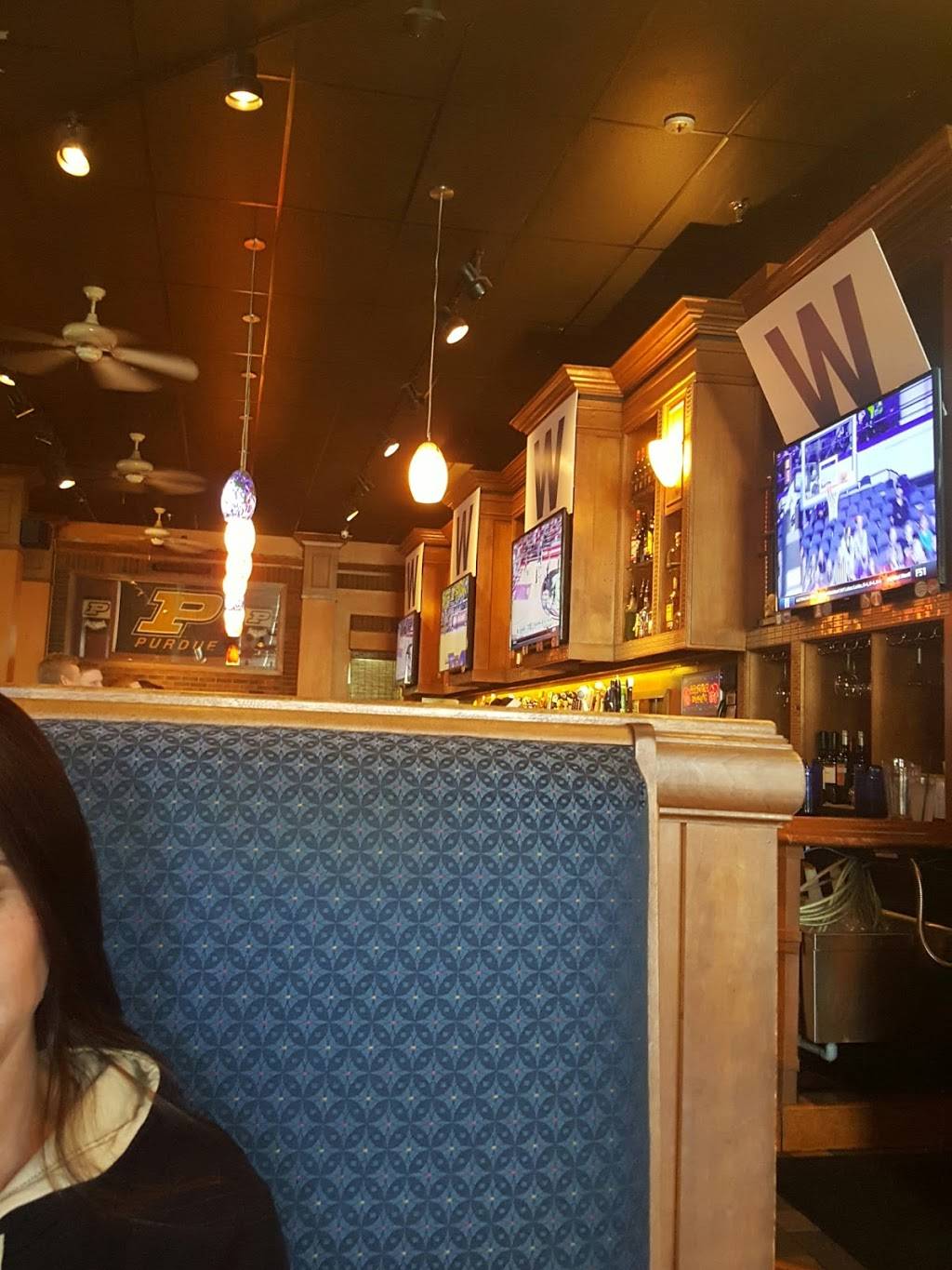 Chumleys | restaurant | 122 N 3rd St, Lafayette, IN 47901, USA | 7654209372 OR +1 765-420-9372