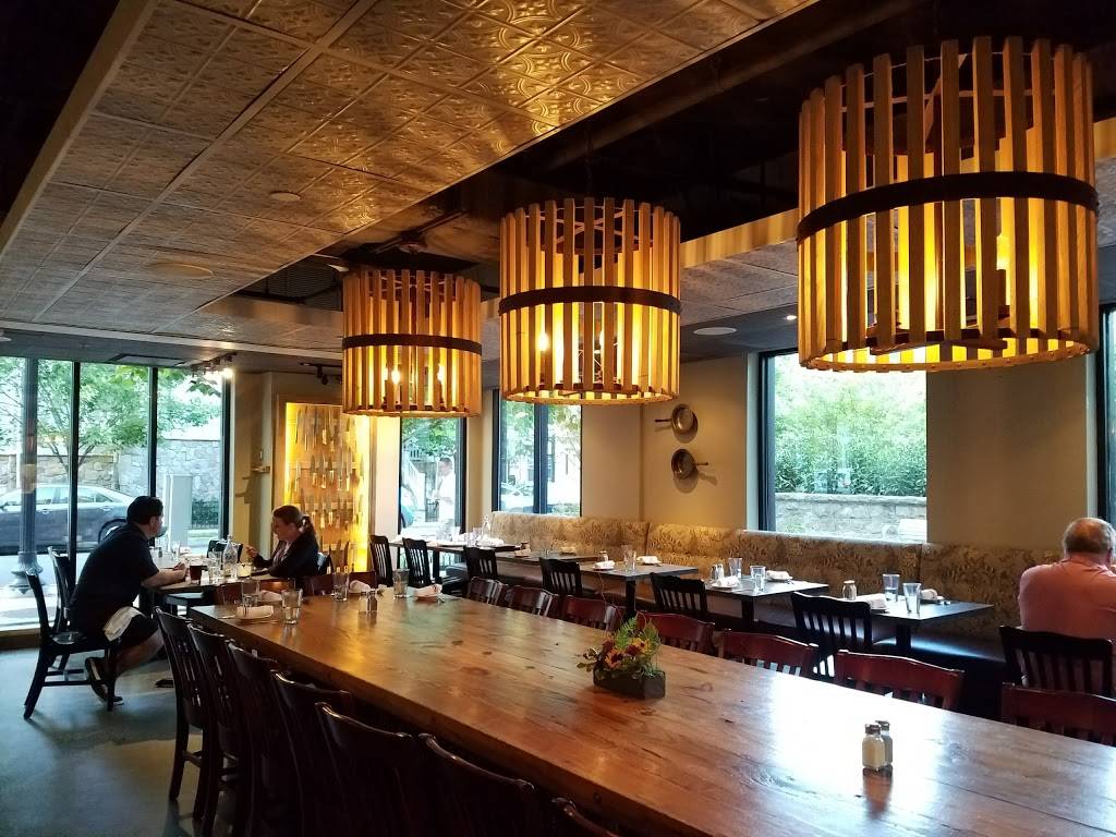 Green Pig Bistro | restaurant | 1025 N Fillmore St, Arlington, VA 22201, USA | 7038881920 OR +1 703-888-1920