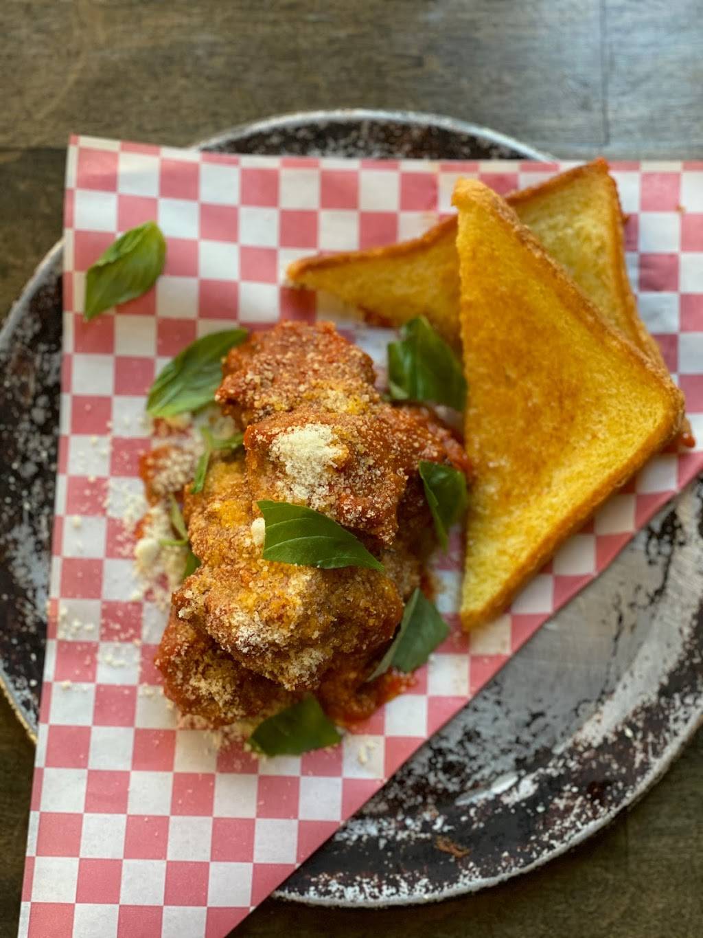 Trophy Pizza | restaurant | 121 S King St, Seattle, WA 98134, USA | 2064203015 OR +1 206-420-3015