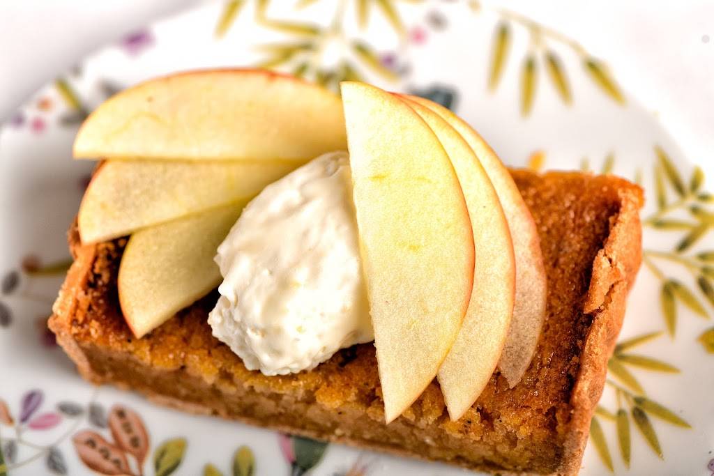 Churchills | restaurant | 13 W Bay St, Savannah, GA 31401, USA | 9122328501 OR +1 912-232-8501