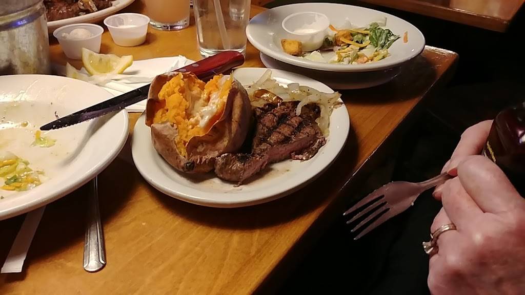 Texas Roadhouse | restaurant | 200 W E 10600 S, Sandy, UT 84070, USA | 8015727718 OR +1 801-572-7718