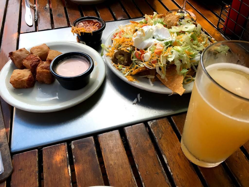 Washington Square Bar & Grill | restaurant | 4736 Washington Ave, White Bear Lake, MN 55110, USA | 6514077162 OR +1 651-407-7162