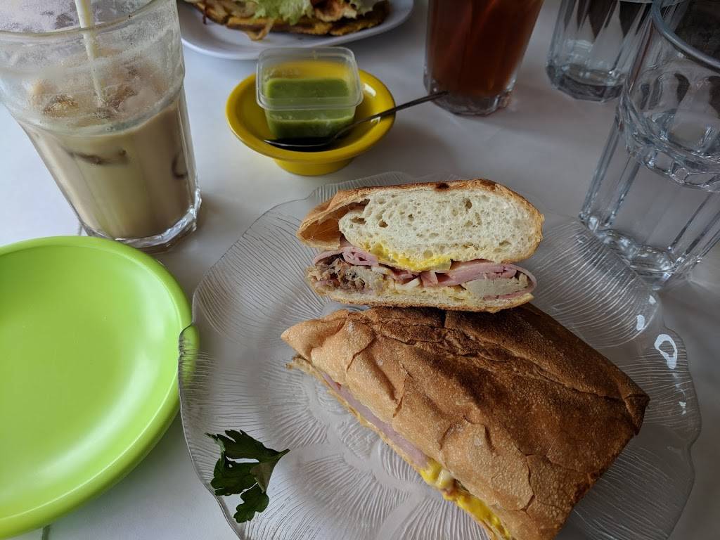 Habana Libre Restaurant | restaurant | 1440 W Chicago Ave, Chicago, IL 60642, USA | 3122433303 OR +1 312-243-3303