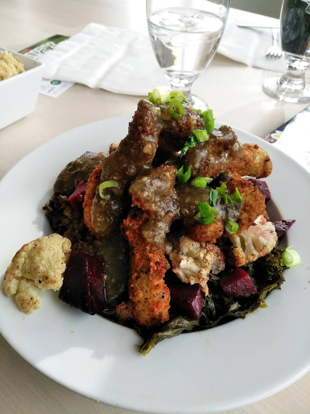 Three Carrots Fountain Square | restaurant | 920 Virginia Ave, Indianapolis, IN 46203, USA | 4632213669 OR +1 463-221-3669