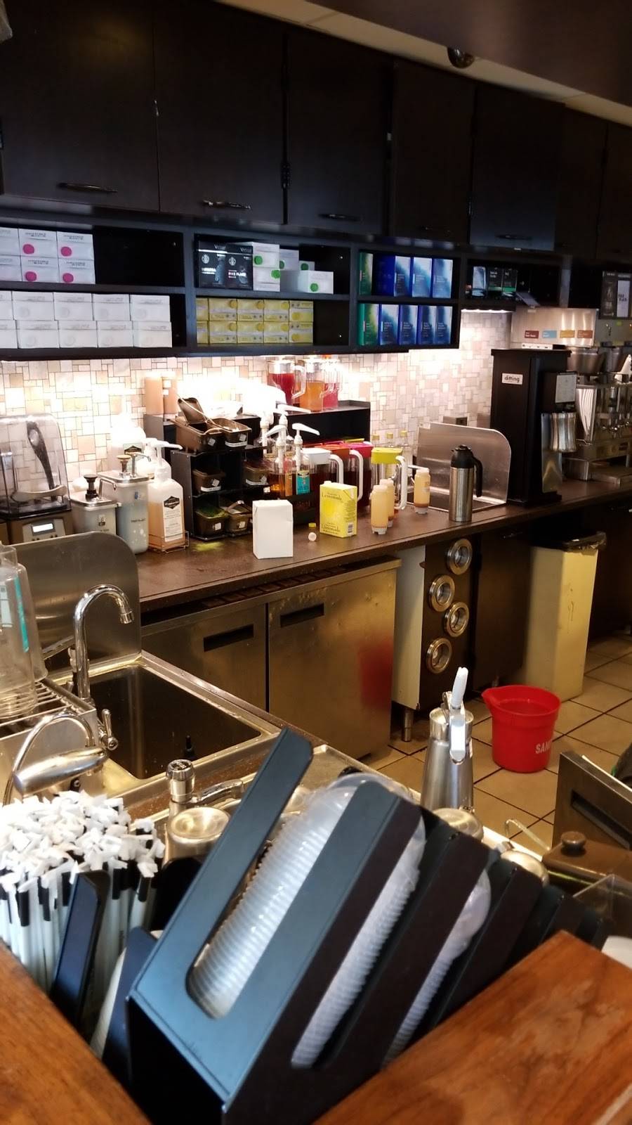 Starbucks | cafe | 215-29 Northern Blvd, Queens, NY 11361, USA | 7182814165 OR +1 718-281-4165