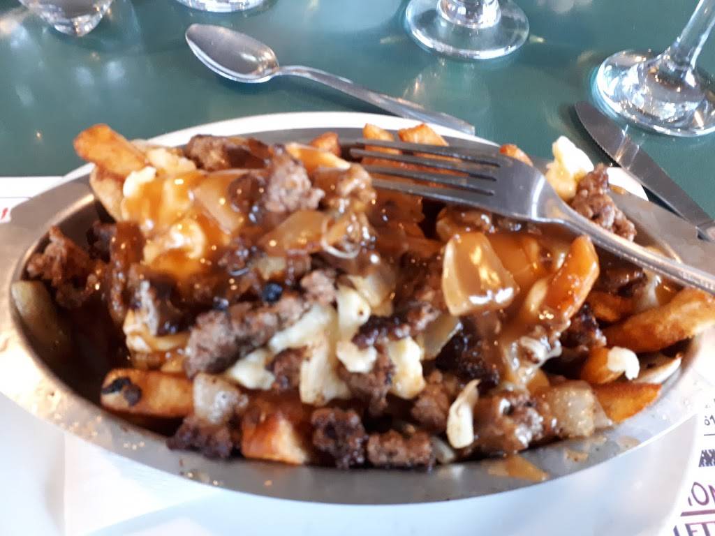 Restaurant Le Villageois | restaurant | 571 Rue Notre Dame, Charette, QC G0X 1E0, Canada | 8192215620 OR +1 819-221-5620