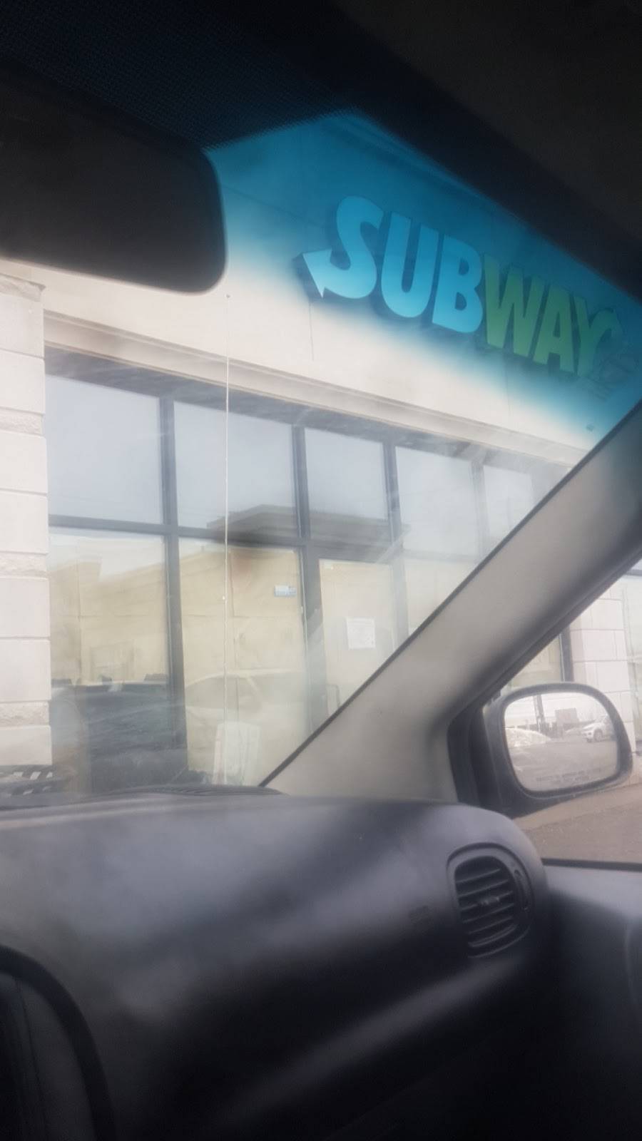 Subway Burlington | restaurant | 728 Burloak Dr, Burlington, ON L7L 0B1, Canada | 9053331138 OR +1 905-333-1138