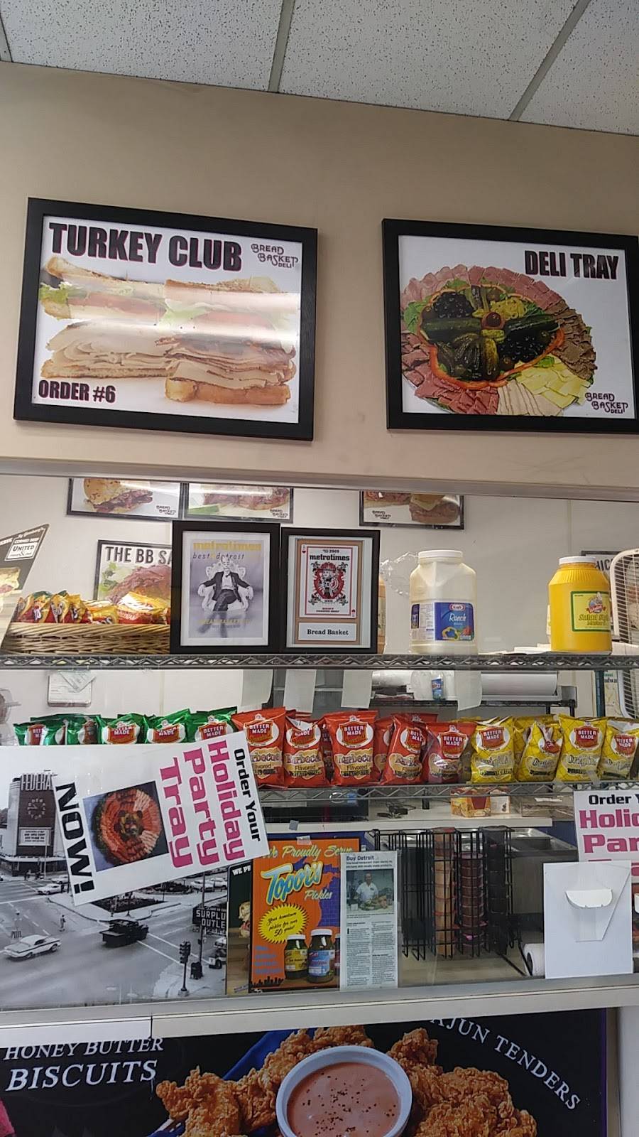 Bread Basket Deli | restaurant | 15603 Grand River Ave, Detroit, MI 48227, USA | 3138363354 OR +1 313-836-3354