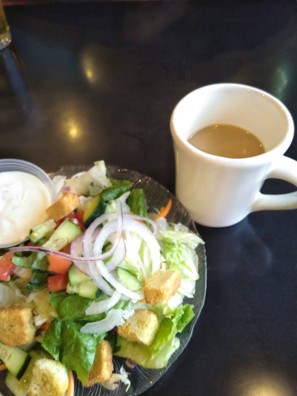 Carbones Pizza and Sports Bar | restaurant | 825 1st St SE, New Prague, MN 56071, USA | 9527585522 OR +1 952-758-5522