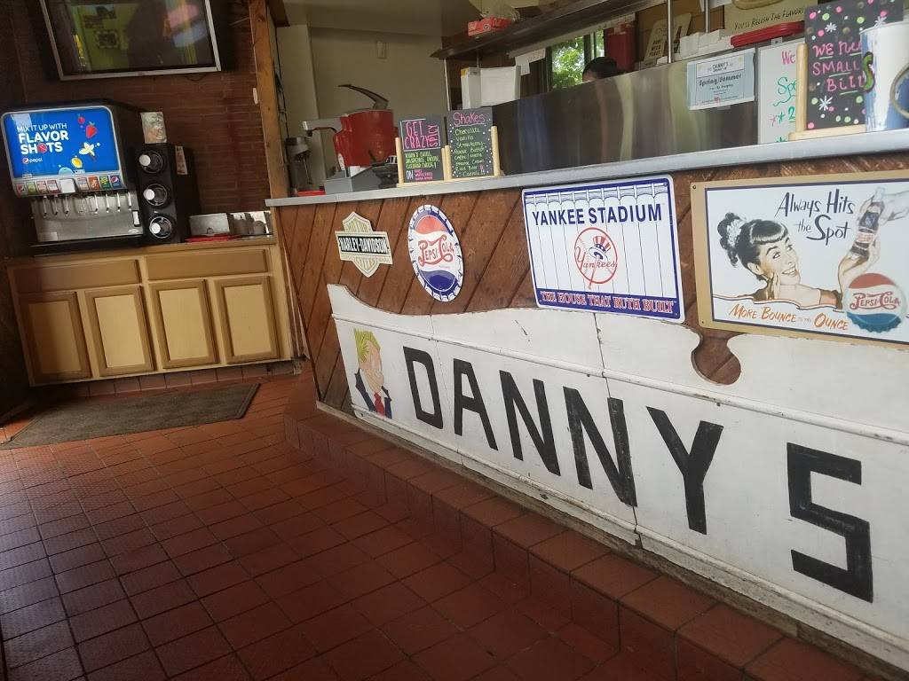 Dannys Drive-in | restaurant | 6016, 940 Ferry Blvd, Stratford, CT 06614, USA | 2033786728 OR +1 203-378-6728