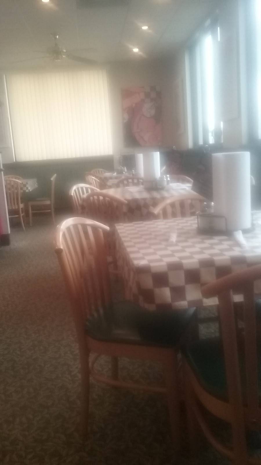 Pizza Hut | meal takeaway | 243 W Main St B, Camden, TN 38320, USA | 7315849777 OR +1 731-584-9777