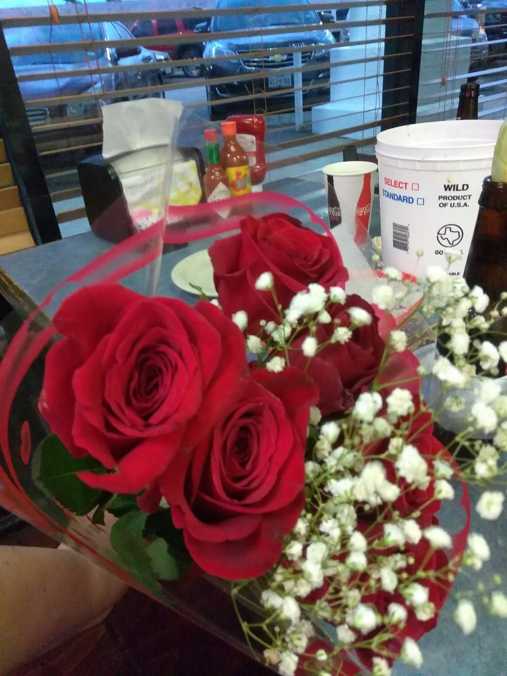 Chilos Seafood Restaurant | restaurant | 8334 Gulf Fwy, Houston, TX 77017, USA | 7136433505 OR +1 713-643-3505