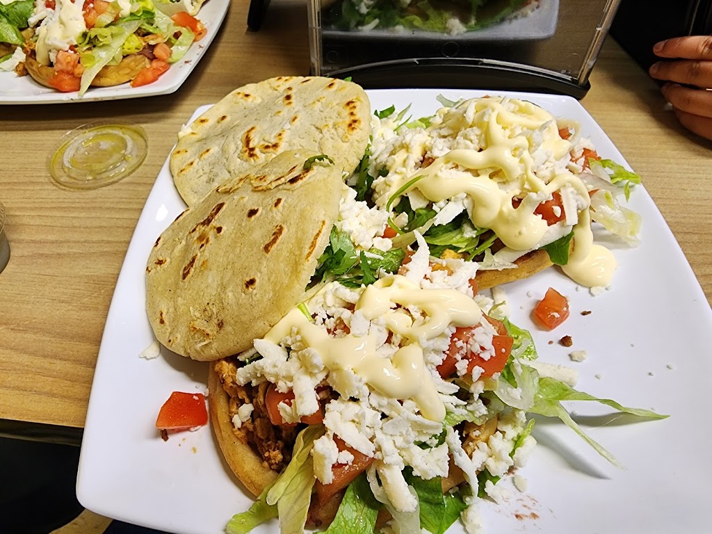 El Sazón Latino | restaurant | 1501 West Blvd, Charlotte, NC 28208, USA | 7045260455 OR +1 704-526-0455