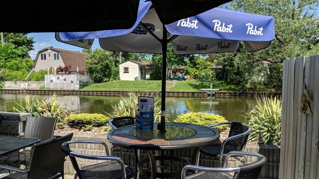 Rivers Edge Tap & Table | restaurant | 494 Riverdale Ave, Windsor, ON N8S 4B6, Canada | 5199150200 OR +1 519-915-0200