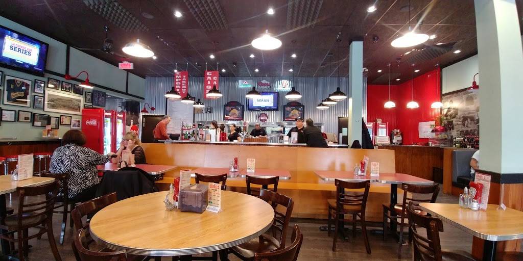 Dilallo burger Original 1929 | restaurant | 2851 Rue Allard, Montréal, QC H4E 2M1, Canada | 5147679921 OR +1 514-767-9921