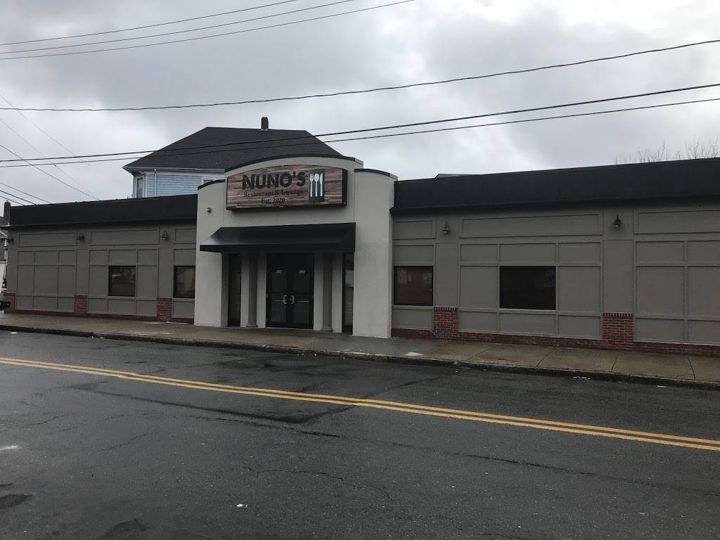 Nunos Restaurant & Lounge | restaurant | 436 Belleville Ave, New Bedford, MA 02746, USA | 7742066632 OR +1 774-206-6632