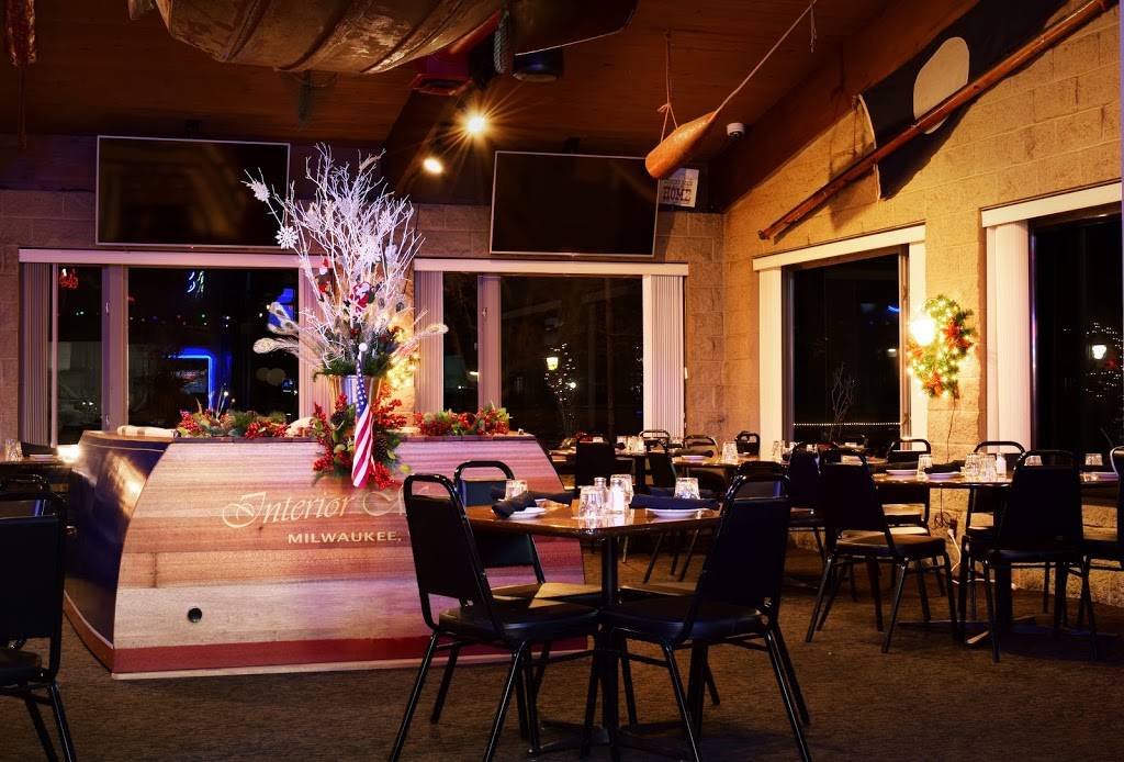 Boosters Buoy | restaurant | 4979, 209 Dodge St, Racine, WI 53402, USA | 2626333222 OR +1 262-633-3222