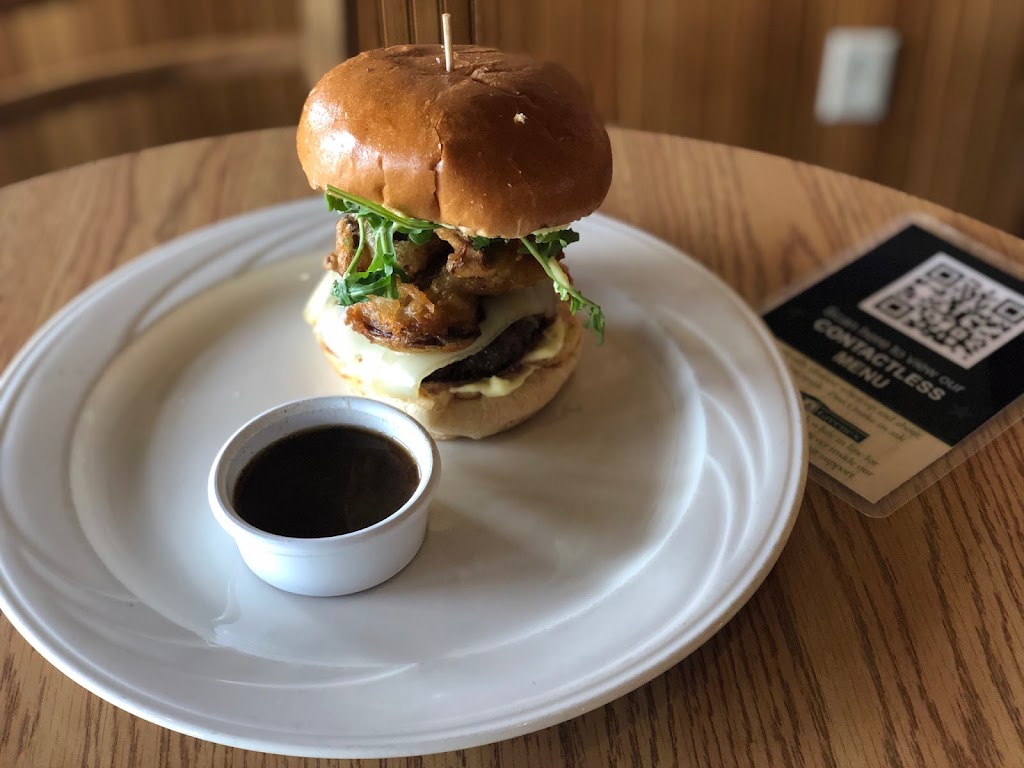 Niblick & Greenes | restaurant | 7535 Falcon Crest Dr #1, Redmond, OR 97756, USA | 5415484220 OR +1 541-548-4220