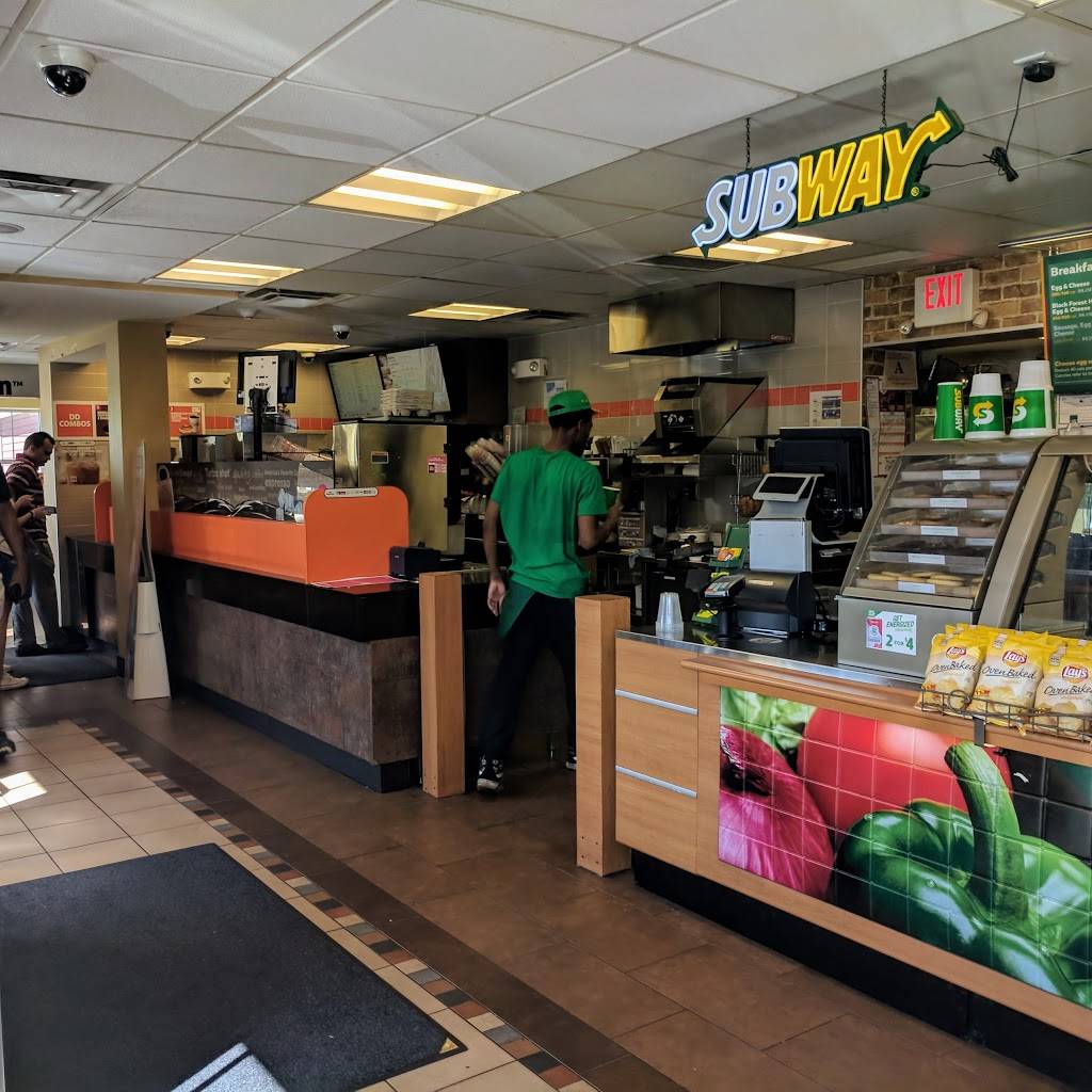 Subway | restaurant | Northbound Service Plaza, CT-15, Orange, CT 06477, USA | 2032989414 OR +1 203-298-9414