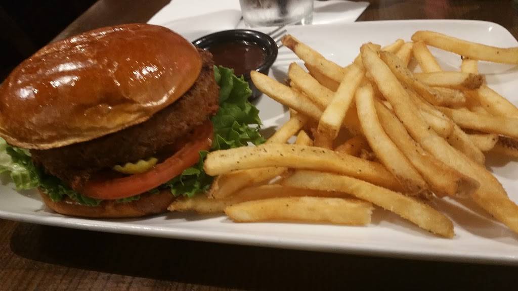 TGI Fridays | restaurant | Dallas-Fort Worth, Intl Airport, Terminal C, Gate 30, Dallas, TX 75261, USA | 9725740420 OR +1 972-574-0420