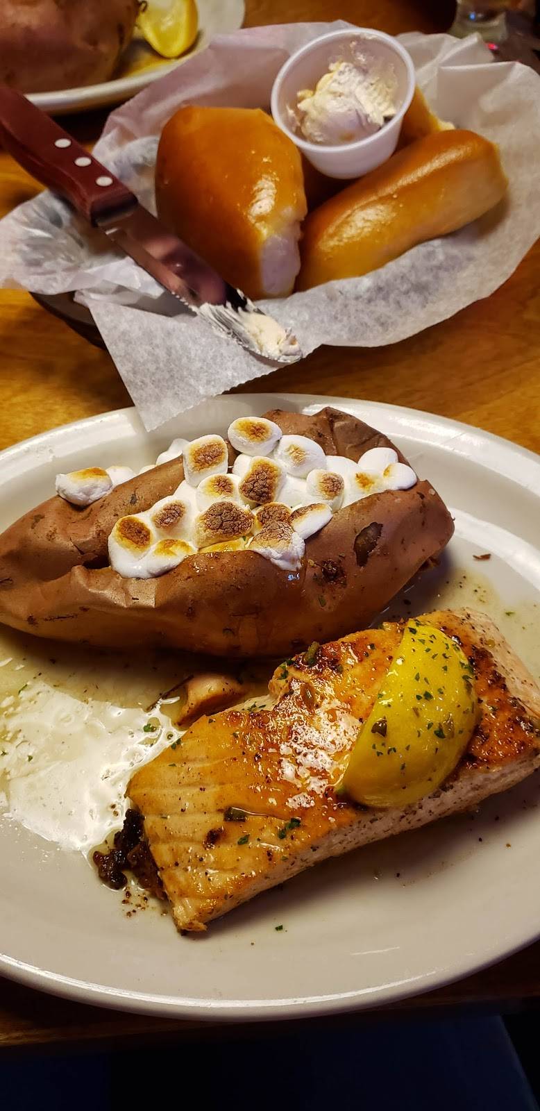 Texas Roadhouse | restaurant | 4140 Miller Rd, Flint, MI 48507, USA | 8107324116 OR +1 810-732-4116