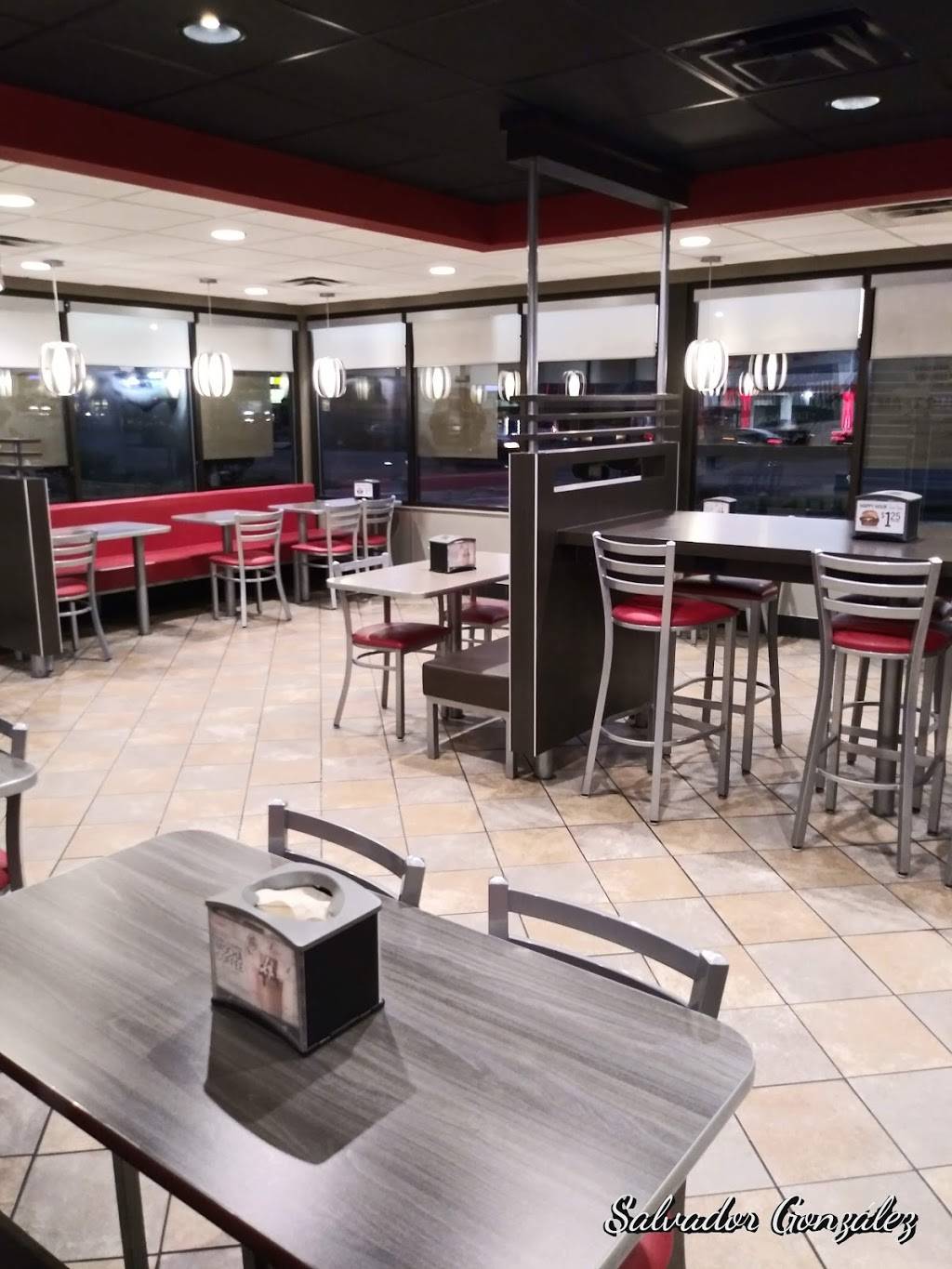 Hardees | restaurant | 701 S Cumberland St, Lebanon, TN 37087, USA | 6154430324 OR +1 615-443-0324