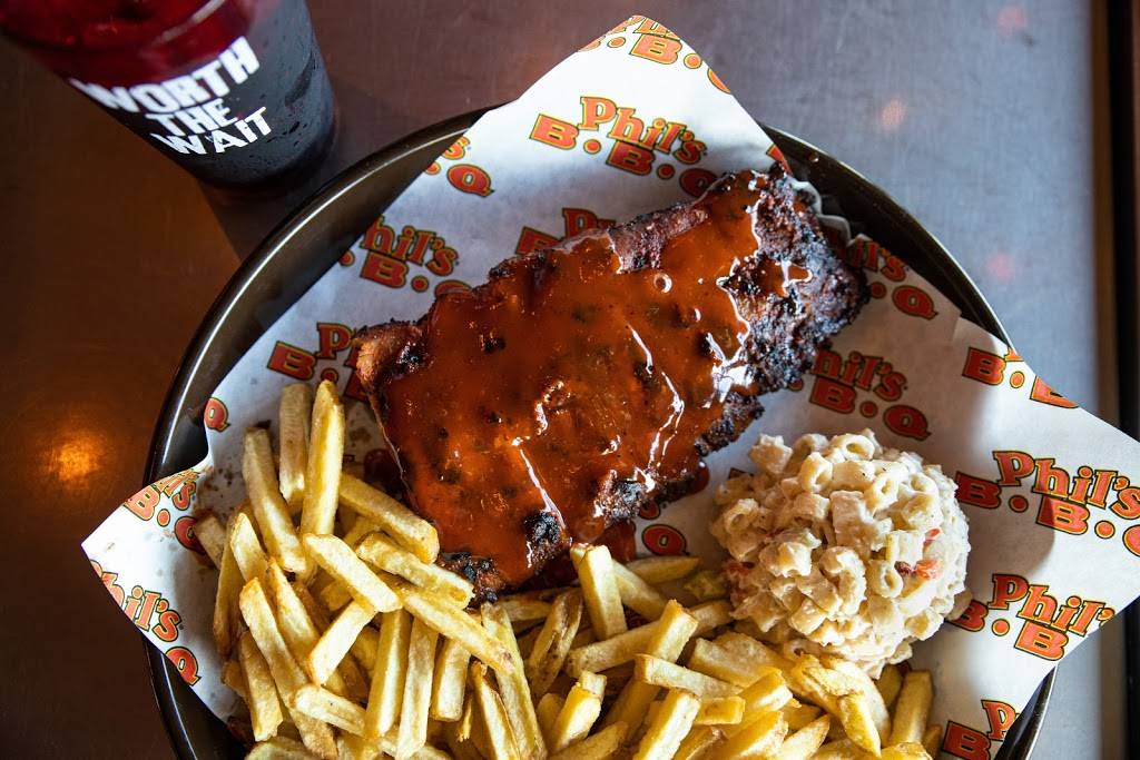 Phils BBQ | restaurant | 40830 Winchester Rd, Temecula, CA 92591, USA | 9512961000 OR +1 951-296-1000