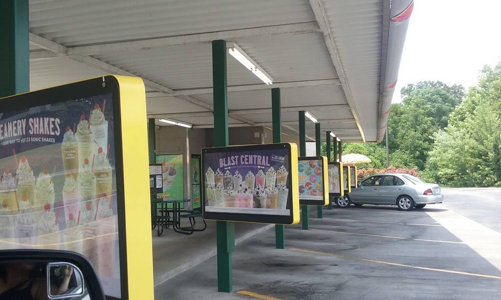 Sonic Drive-In | restaurant | 7816 Oak Ridge Hwy, Knoxville, TN 37931, USA | 8656900122 OR +1 865-690-0122