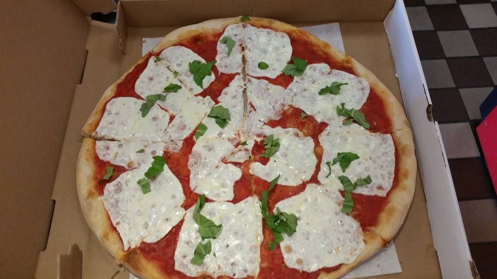 Nickys Pizzeria & Restaurant | restaurant | 144 N Chatsworth Ave, Larchmont, NY 10538, USA | 9148343232 OR +1 914-834-3232