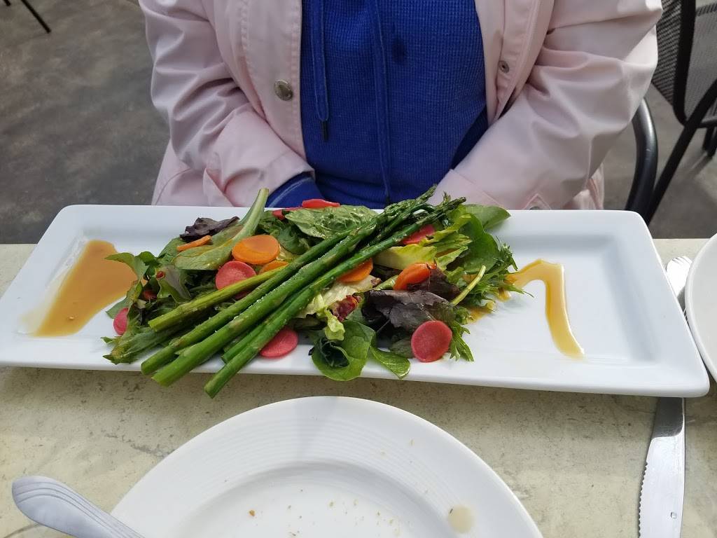 Palette Bistro | restaurant | 321 Bay St, Petoskey, MI 49770, USA | 2313483321 OR +1 231-348-3321