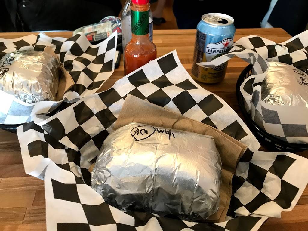 86 This | meal takeaway | 125 Main St, Ellsworth, ME 04605, USA | 2076101777 OR +1 207-610-1777