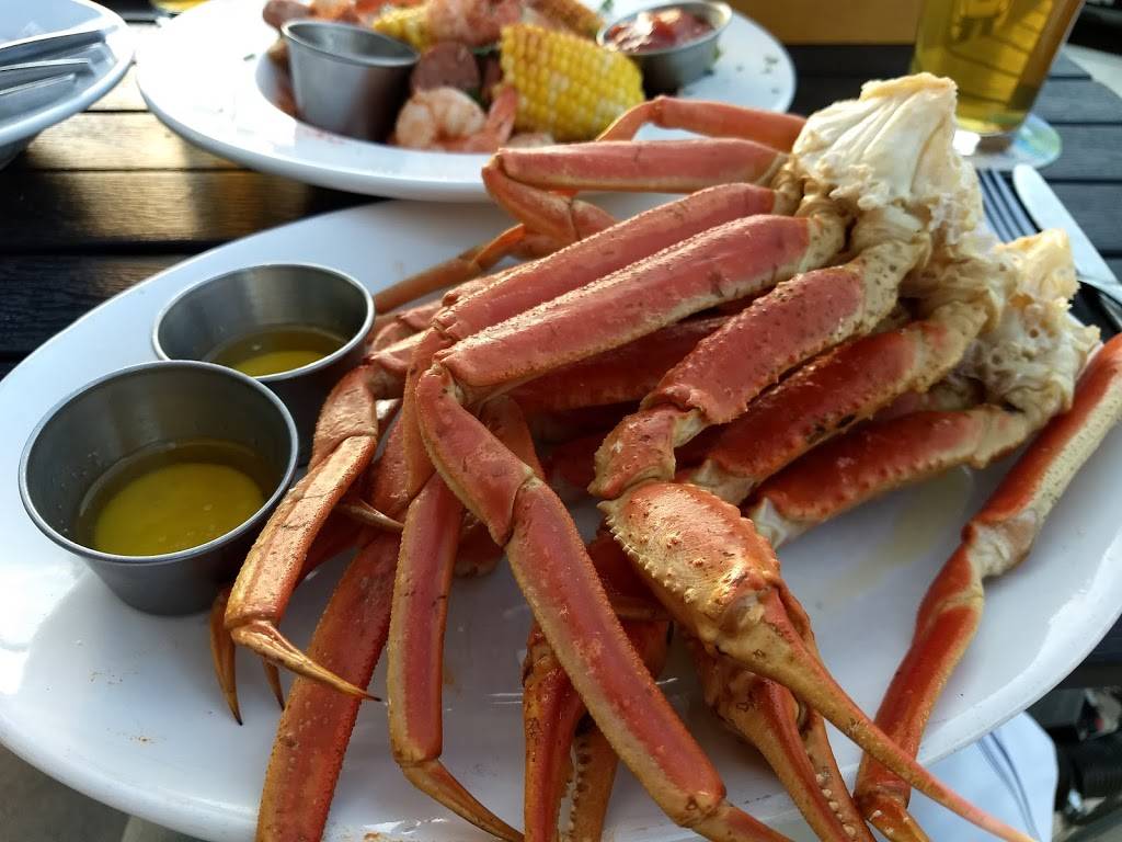 Mallards Restaurant | restaurant | 220 Lake St N, Forest Lake, MN 55025, USA | 6512725152 OR +1 651-272-5152