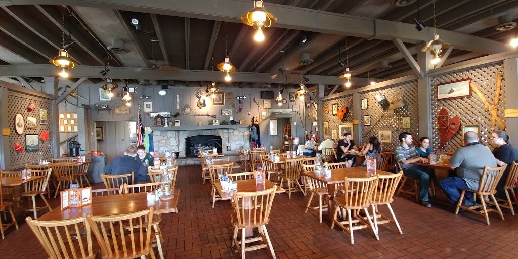 Cracker Barrel Old Country Store | restaurant | 122 Troy Rd, East Greenbush, NY 12061, USA | 5184793646 OR +1 518-479-3646