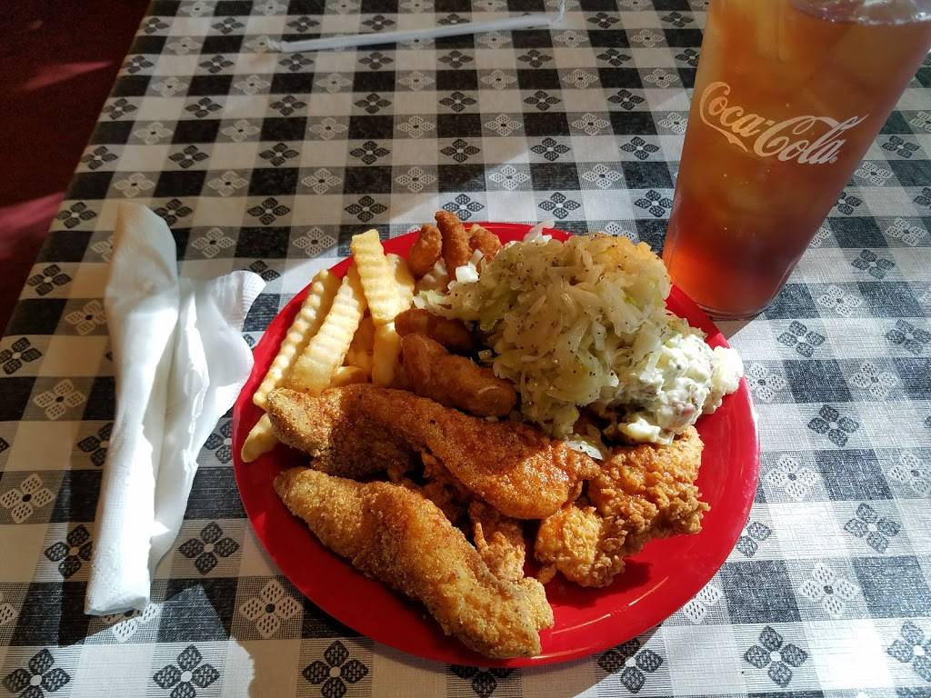 Brooksies Barn | restaurant | 561 Oil Well Rd, Jackson, TN 38305, USA | 7316642276 OR +1 731-664-2276