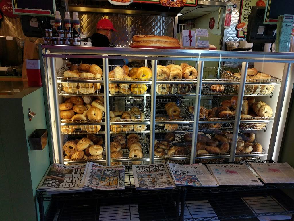 Bagel Time & Deli | bakery | 341 Main St, Matawan, NJ 07747, USA | 7322909488 OR +1 732-290-9488