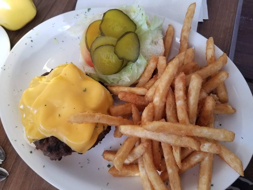 Queens Head | restaurant | 2555 Victoria Park Ave, Scarborough, ON M1T 1A3, Canada | 4168503291 OR +1 416-850-3291