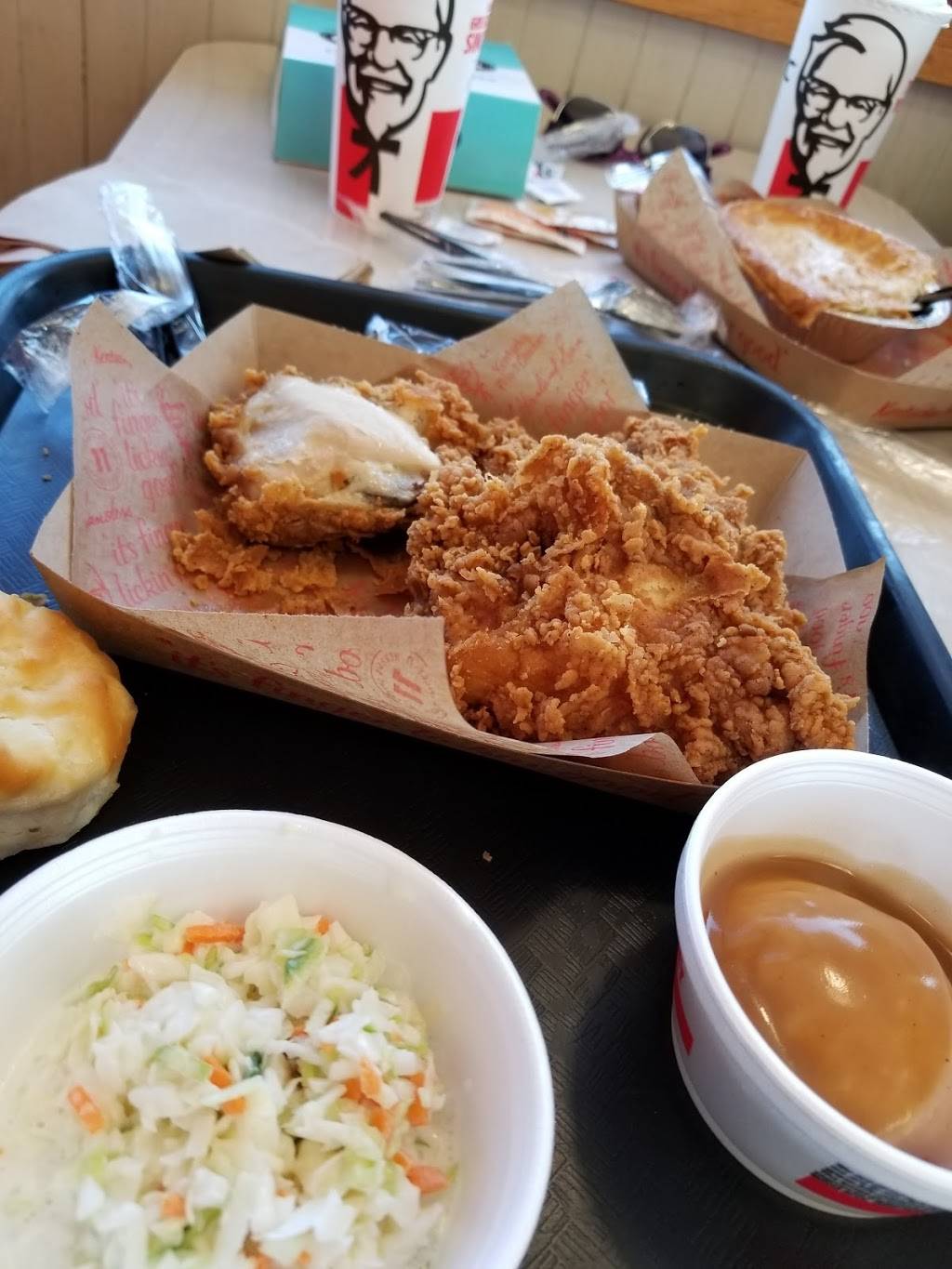 KFC | restaurant | 2515 Park Ave, Muscatine, IA 52761, USA | 5632638964 OR +1 563-263-8964