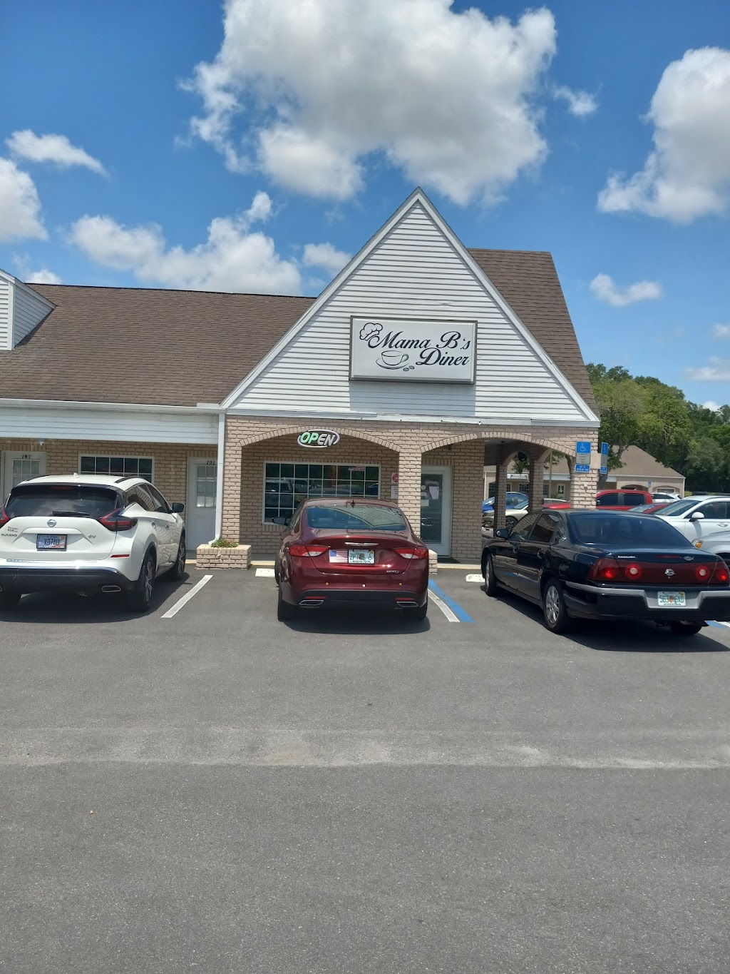 Mama Bs Diner | restaurant | 7651 SW State Rd 200, Ocala, FL 34476, USA | 3528578569 OR +1 352-857-8569