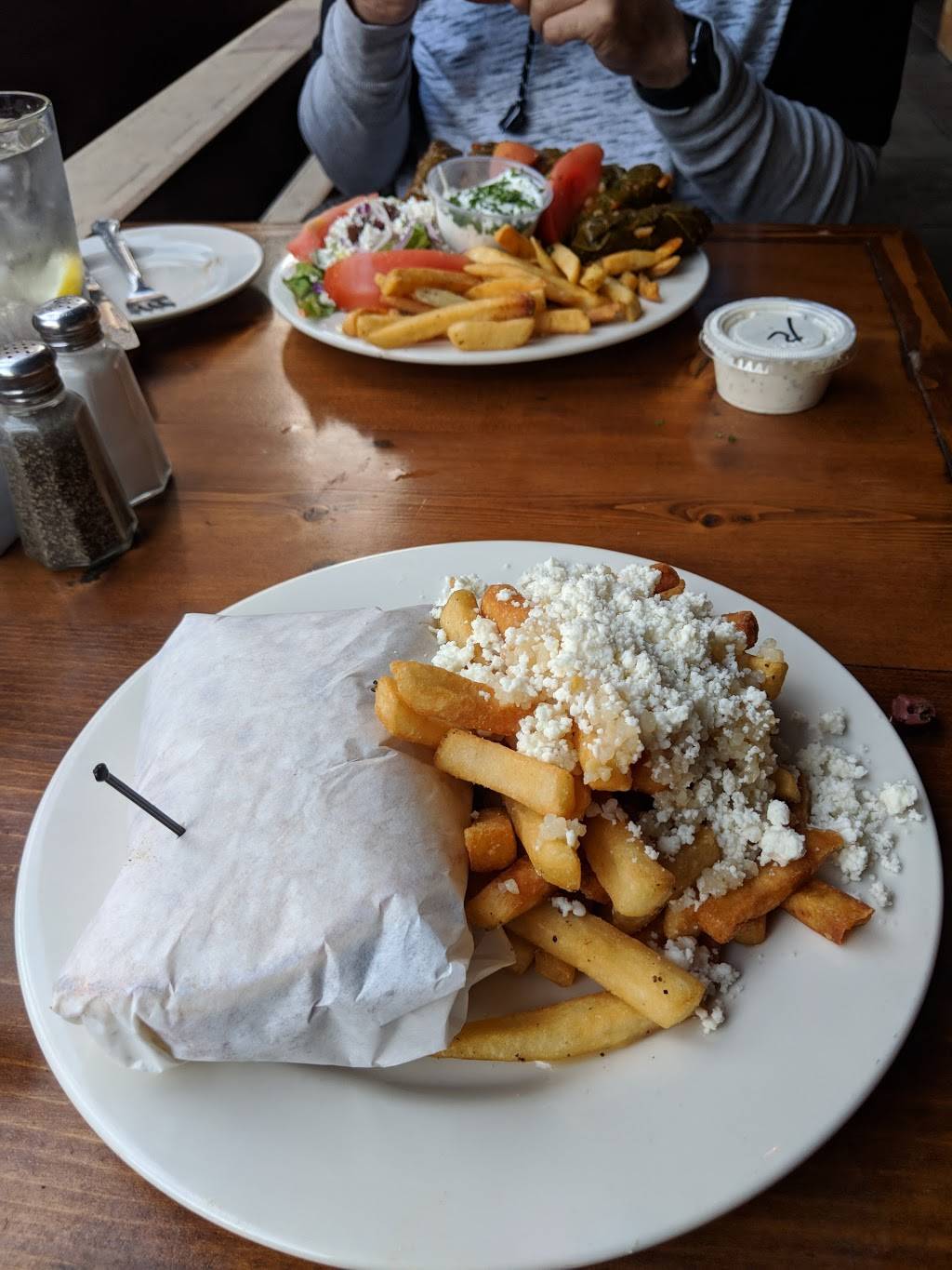 Georges Greek Cafe | restaurant | 135 Pine Ave, Long Beach, CA 90802, USA | 5624371184 OR +1 562-437-1184