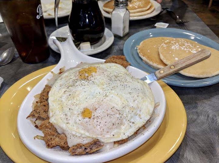 Diner 24 | restaurant | 512 E Oak St, Fairbury, IL 61739, USA | 8156922220 OR +1 815-692-2220